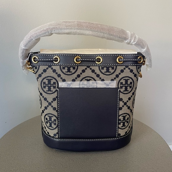 NWT - Tory Burch T Monogram Bucket Bag - Picture 3 of 9